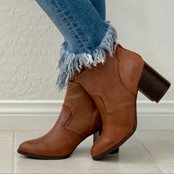 NIB Tassel Accent Cognac Burnished Western Bootie - Picture 6 of 9